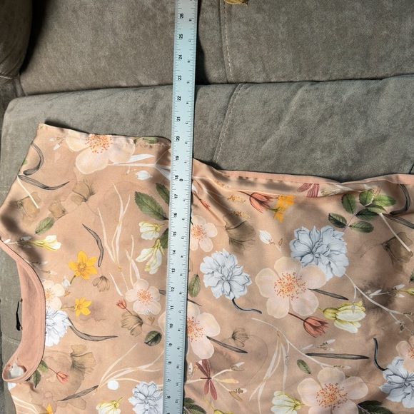 Zara Floral Blouse in Beige and Yellow - Picture 6 of 7